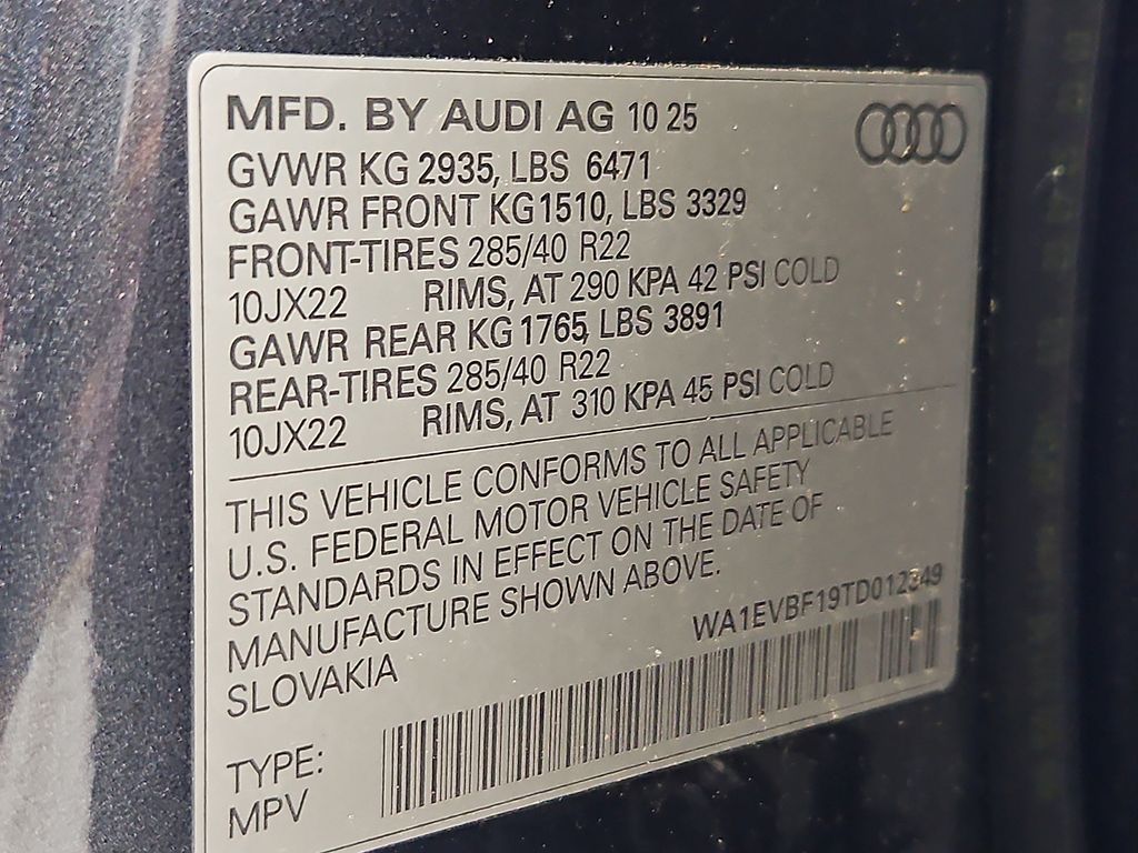 Thumbnail: 2026 Audi Q8 - 19
