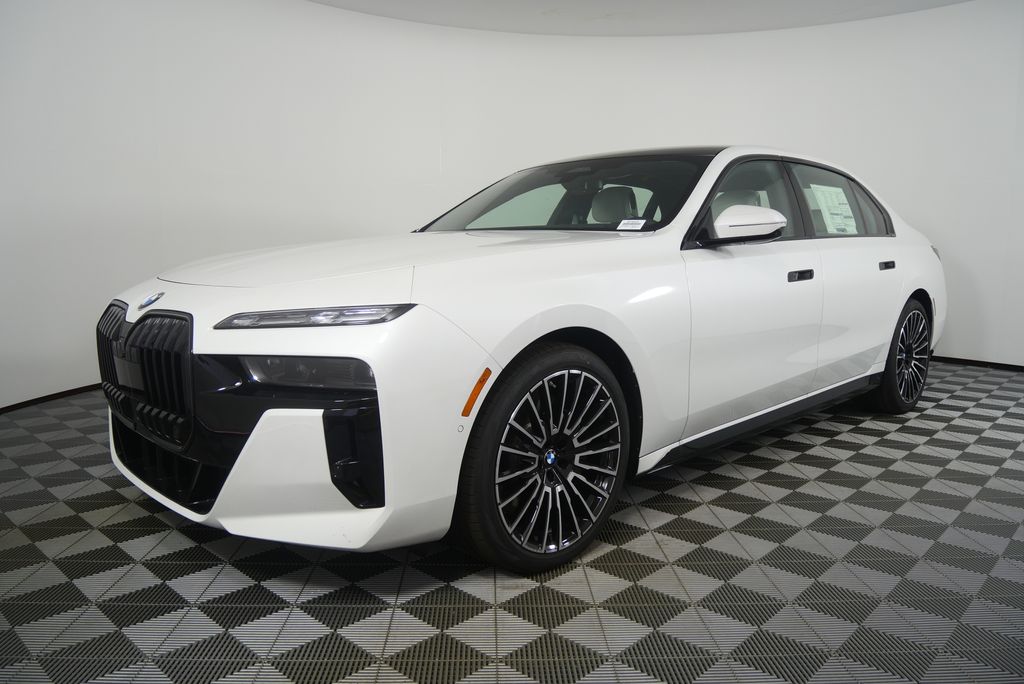 Thumbnail: 2026 BMW 7 Series - 7