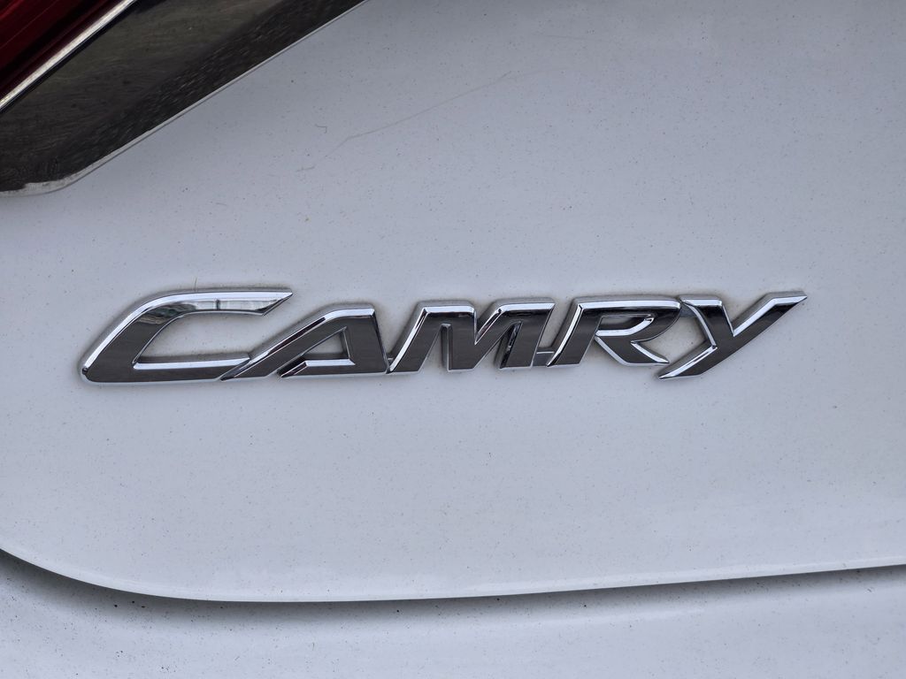 2017 Toyota Camry SE White at Gullo Toyota