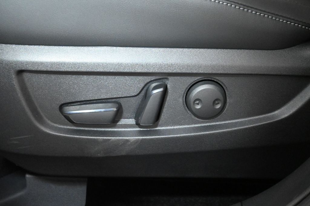 Thumbnail: 2025 INFINITI QX50 - 24