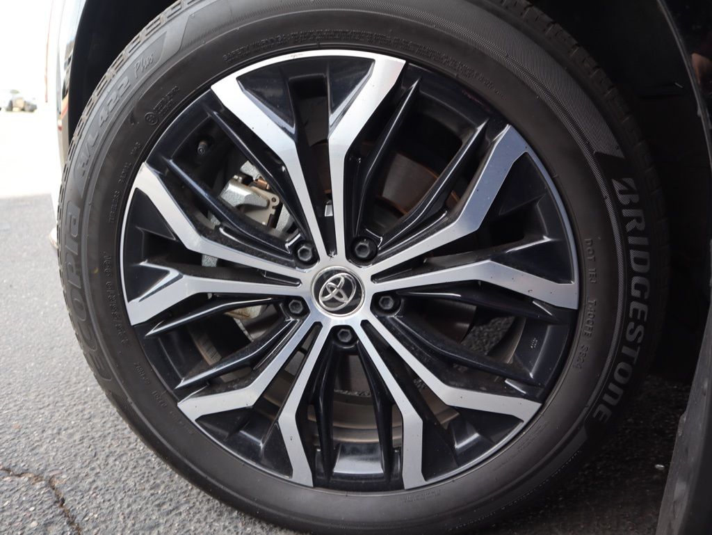 Thumbnail: 2025 Toyota Crown Signia - 13