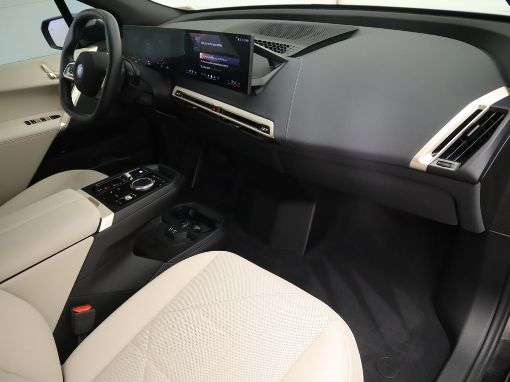 Thumbnail: 2025 BMW iX - 18