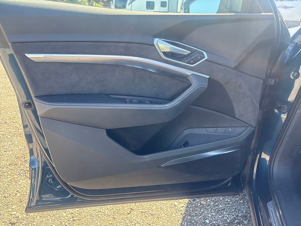 2019 Galaxy Blue Metallic Audi e-tron Prestige AWD SUV
