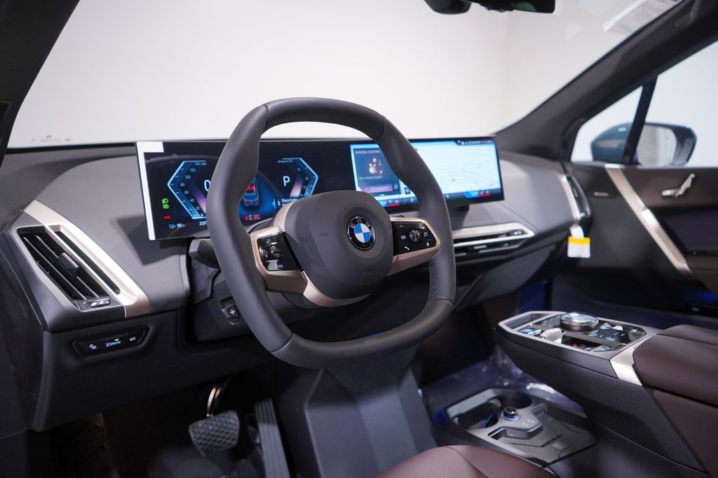 Thumbnail: 2026 BMW iX - 6