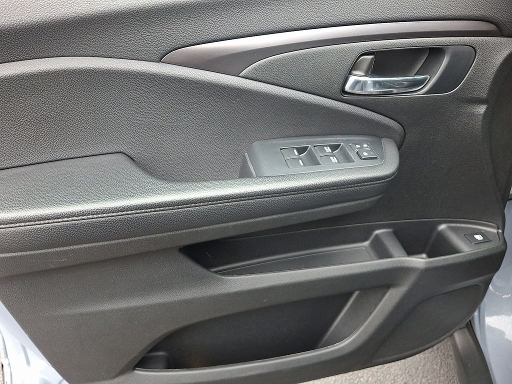 Thumbnail: 2022 Honda Pilot - 13