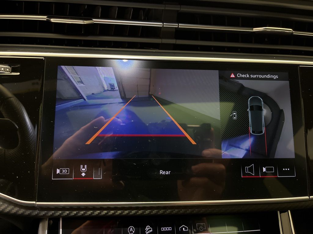 Thumbnail: 2024 Audi SQ8 - 18