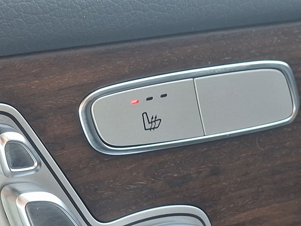 2021 Mercedes-Benz GLC 300 25