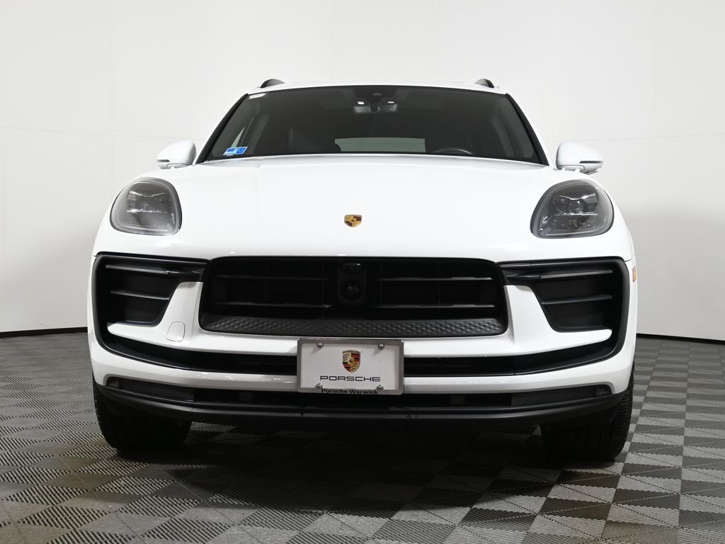 Thumbnail: 2024 Porsche Macan - 10