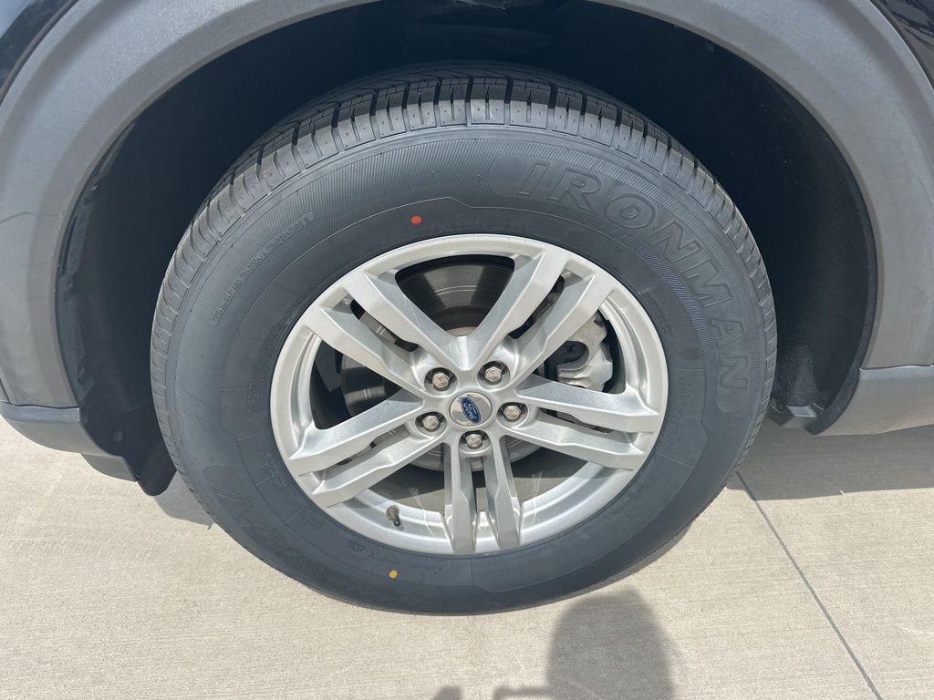2020 Agate Black Metallic Ford Explorer XLT RWD SUV