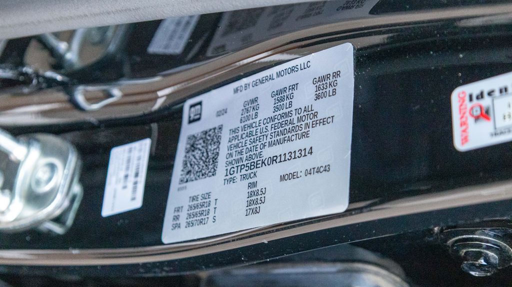 Used 2024 GMC Canyon Elevation 4D Crew Cab