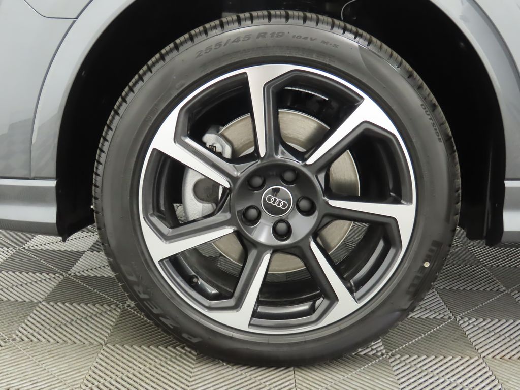 2025 Audi Q3  30