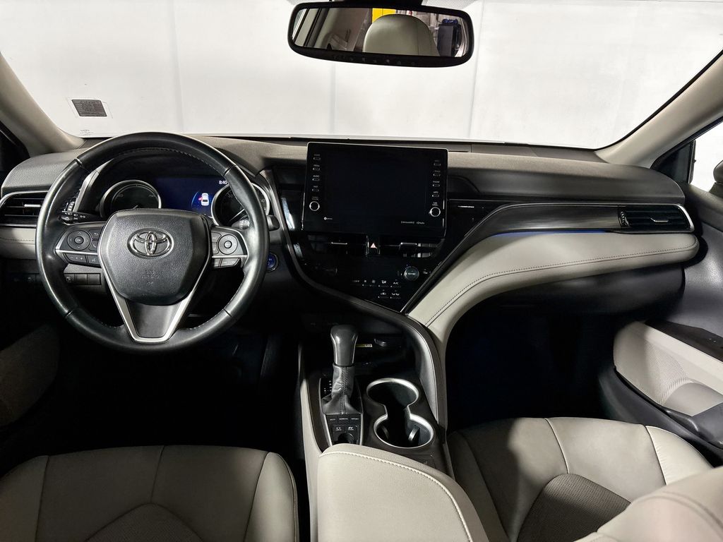 2023 Toyota Camry Hybrid XLE