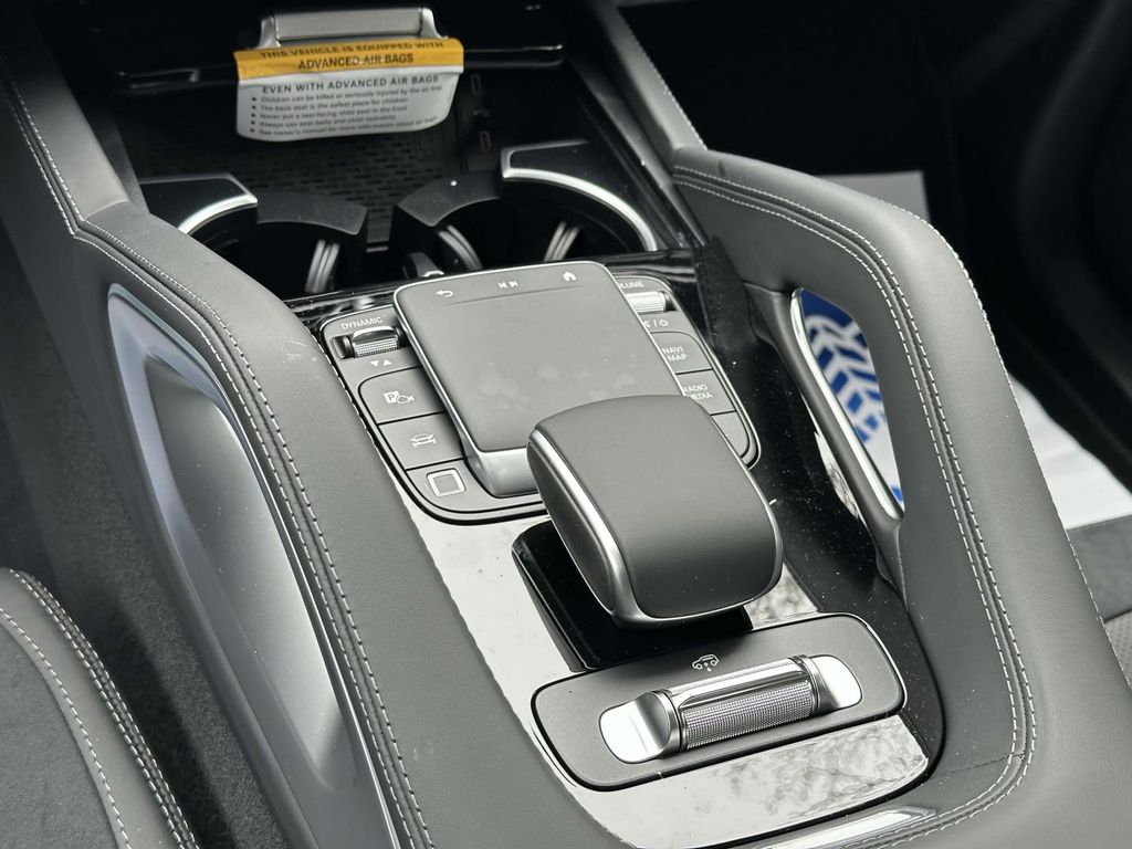 2025 Mercedes-Benz GLE 53 AMG 12