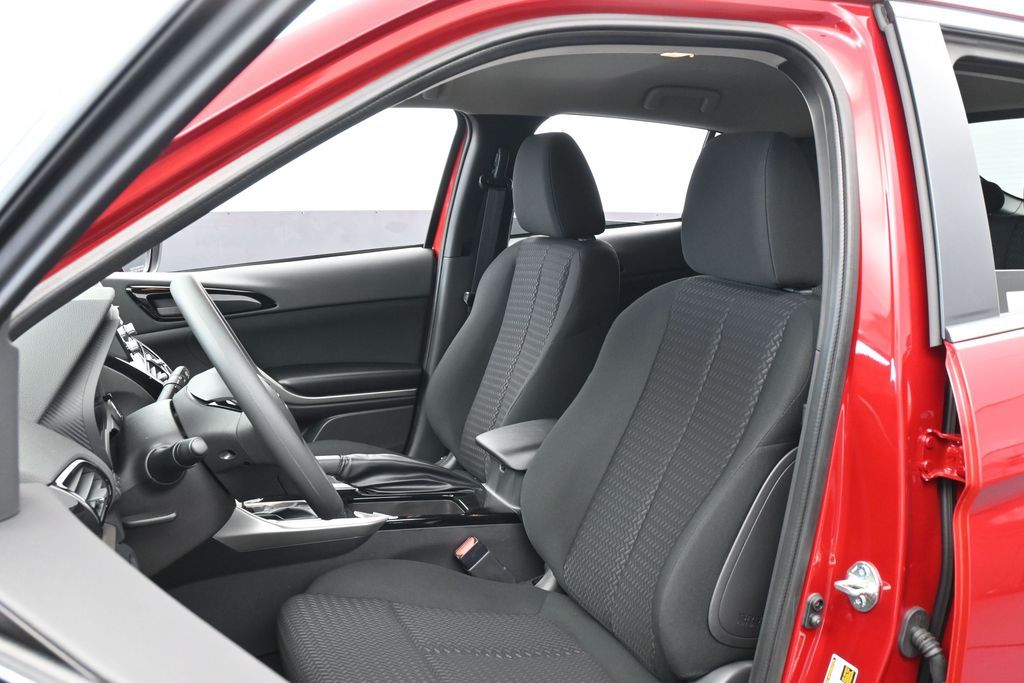 New 2026 Red Mitsubishi LE image 10