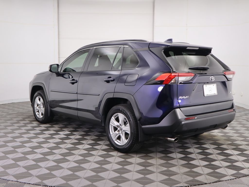 Thumbnail: 2021 Toyota RAV4 - 7