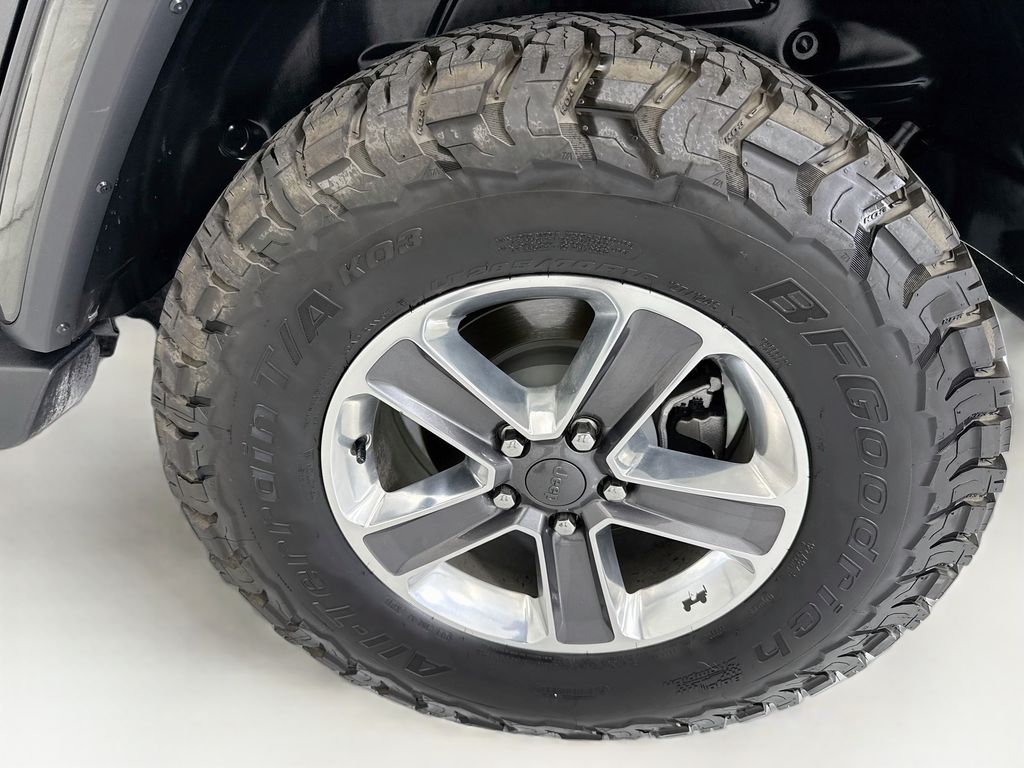 Thumbnail: 2020 Jeep Wrangler - 30