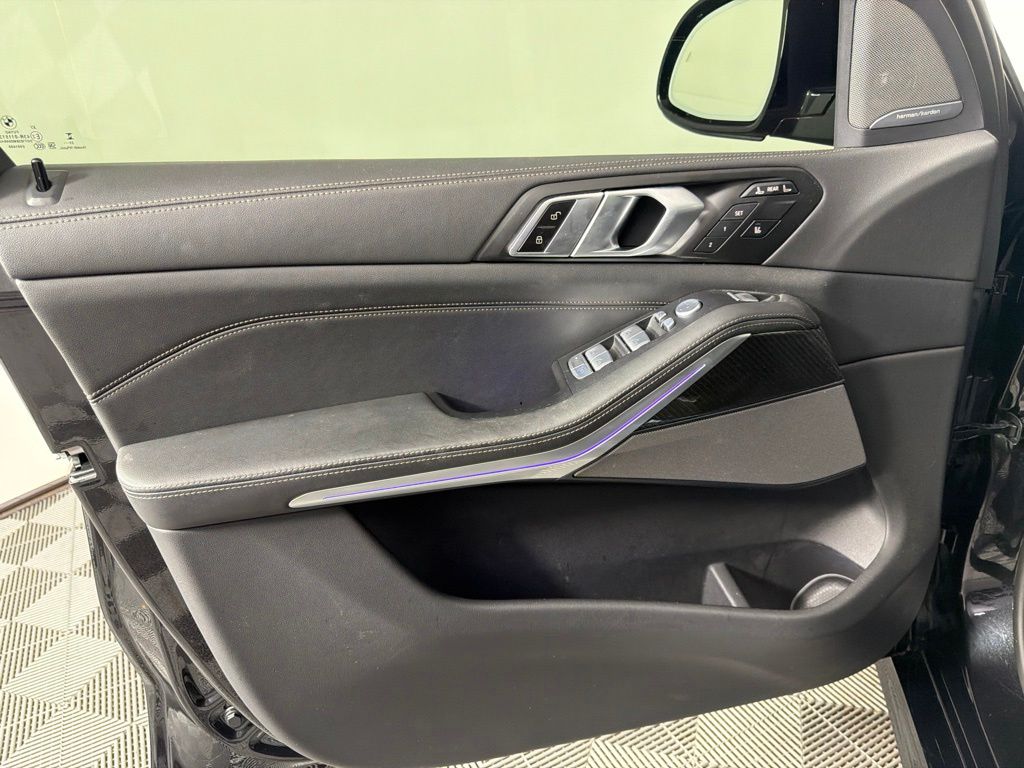 Thumbnail: 2024 BMW X7 - 25