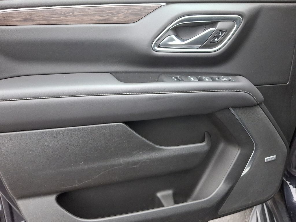 Thumbnail: 2022 Chevrolet Suburban - 14