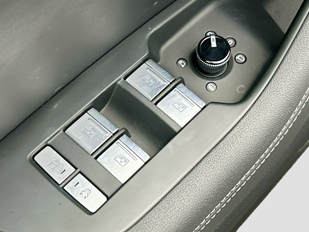 Thumbnail: 2025 Audi A6 - 22