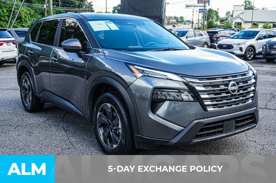 Used 2025 Gray Nissan SV image 4