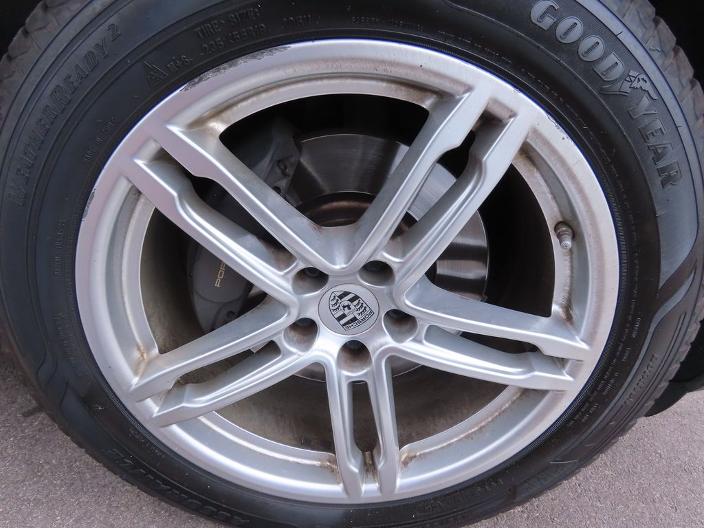 Thumbnail: 2019 Porsche Macan - 14