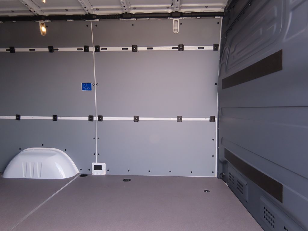 Thumbnail: 2025 Mercedes-Benz Sprinter - 26