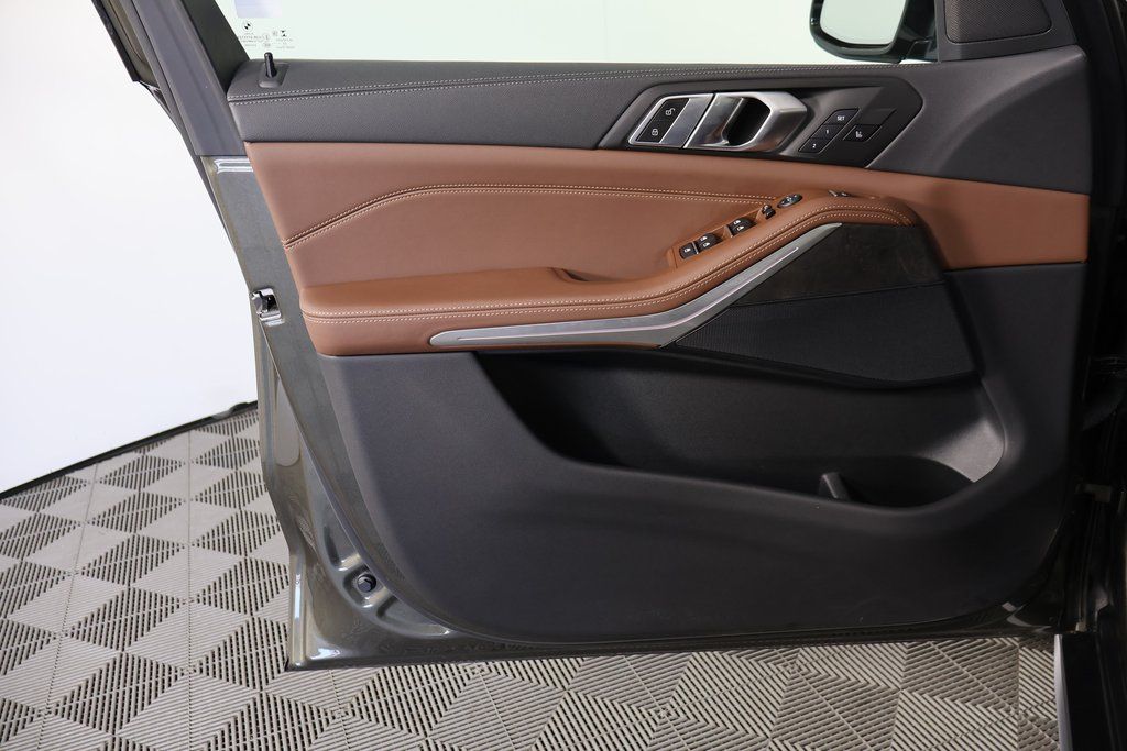 Thumbnail: 2023 BMW X5 - 12