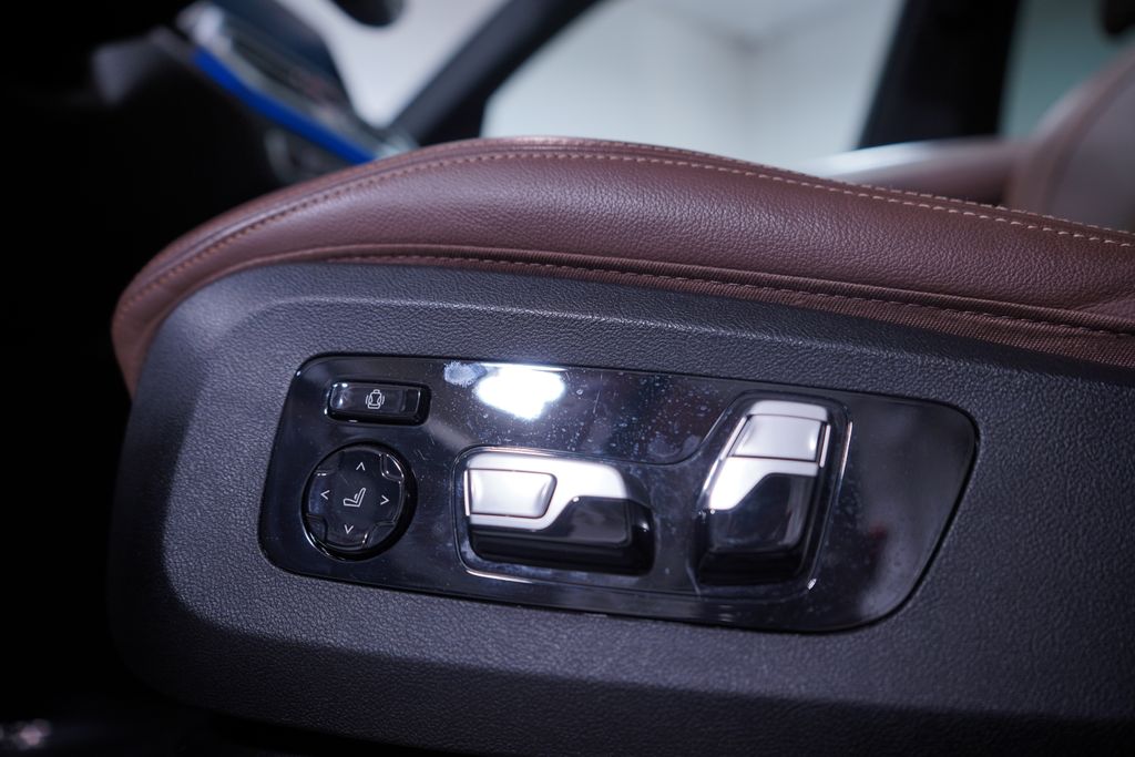 Thumbnail: 2022 BMW X5 - 18