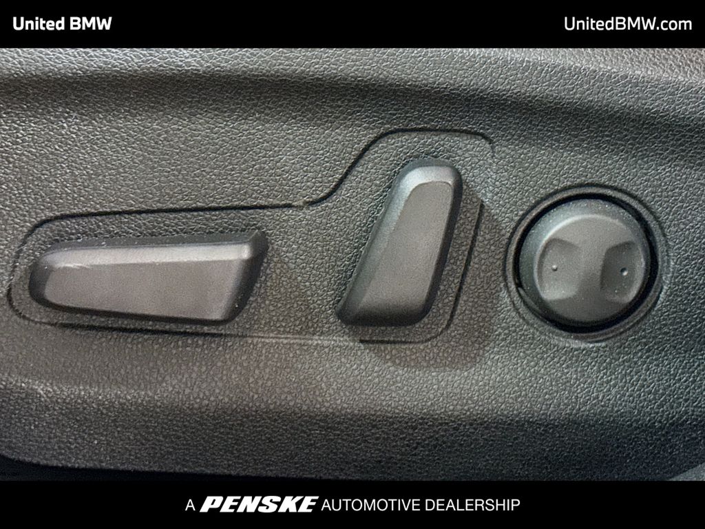 Thumbnail: 2022 Kia Niro - 4