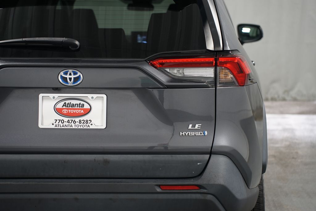 2021 Toyota RAV4 LE 10
