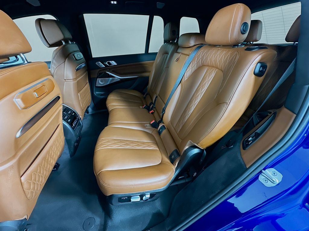 Thumbnail: 2024 BMW X7 - 25