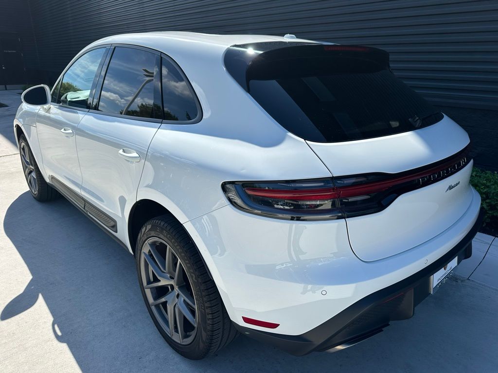 2022 Porsche Macan  3