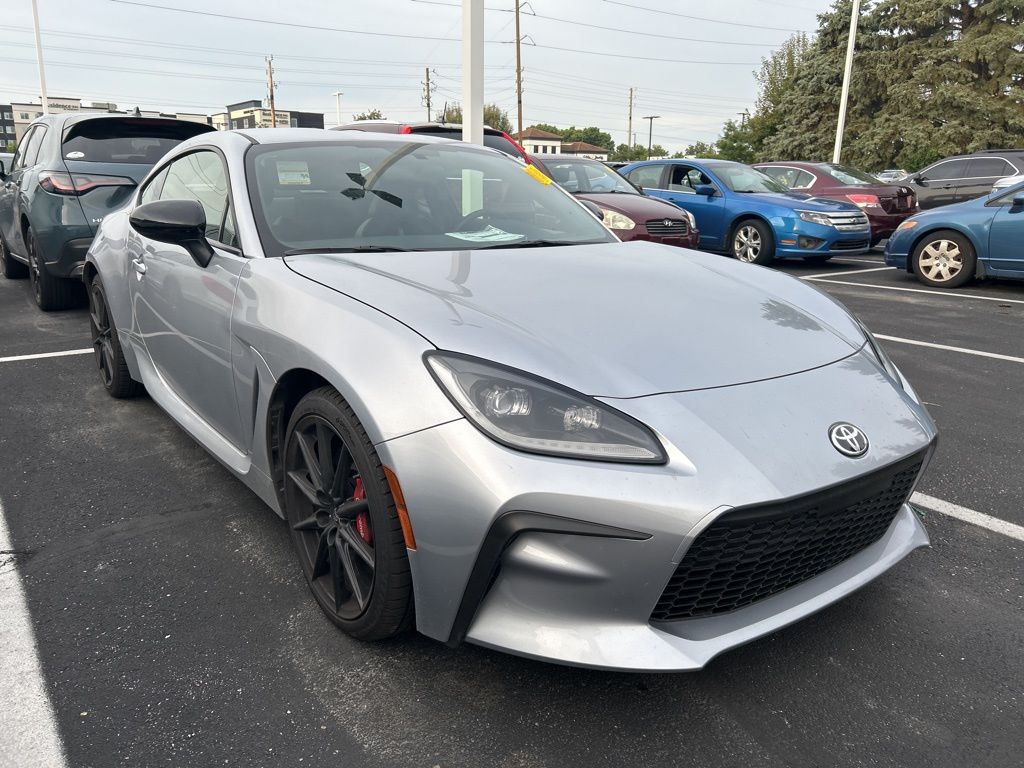 Thumbnail: 2025 Toyota GR86 - 4