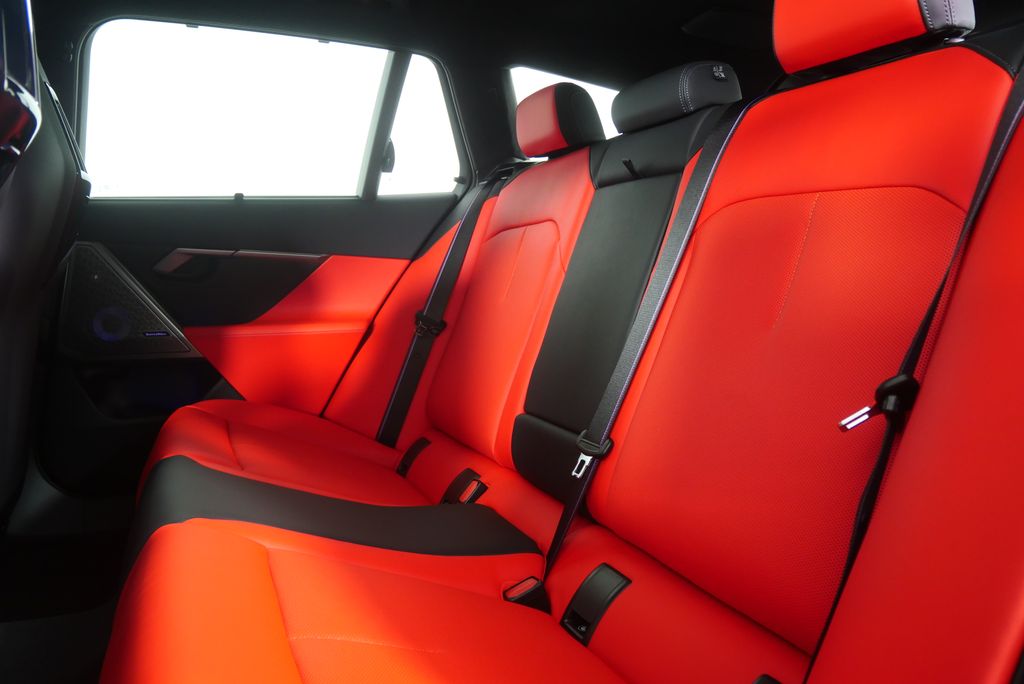 Thumbnail: 2027 BMW M5 - 15