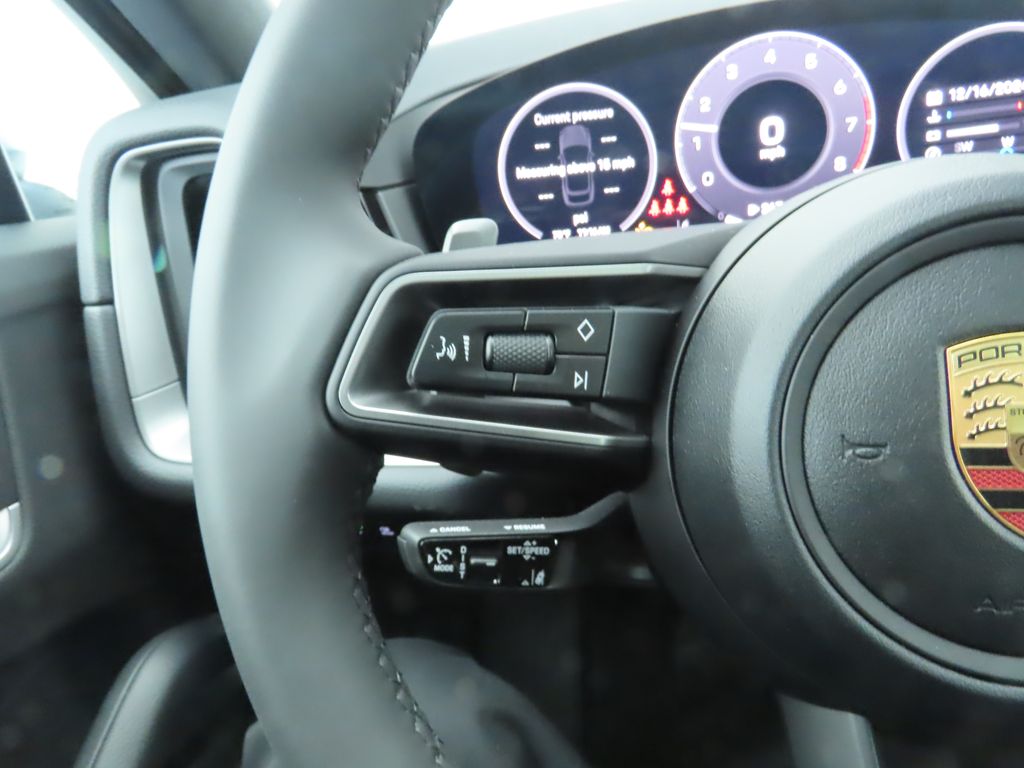 Thumbnail: 2025 Porsche  - 12