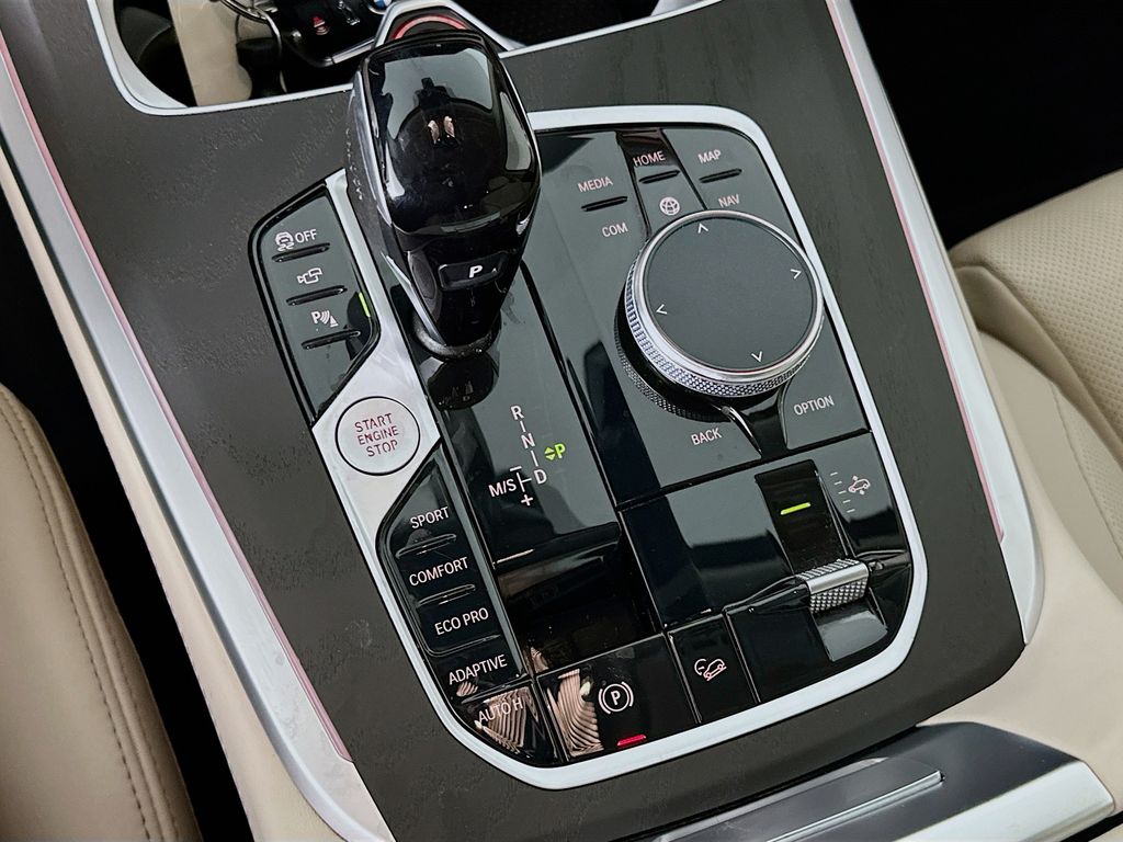 2022 BMW X7 xDrive40i 17
