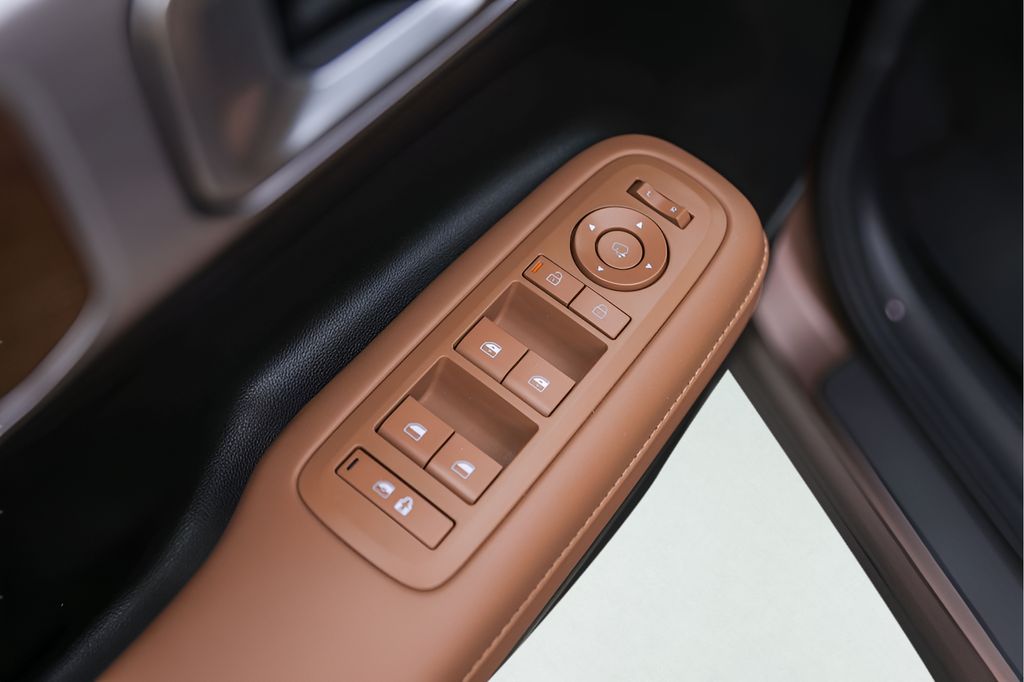 Used Car 2024 Hyundai Santa Fe Hybrid  Limited For Sale Under $40,000 In Austin, Texas