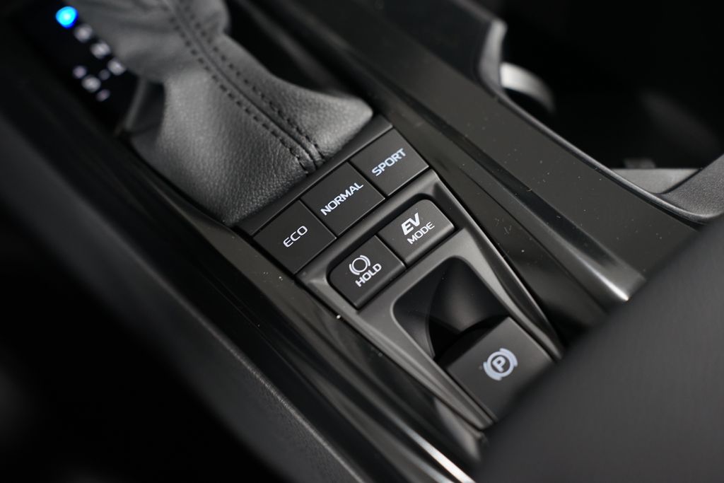 2025 Toyota Camry LE 23