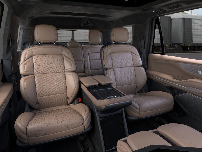 Thumbnail: 2025 Lincoln Navigator - 11