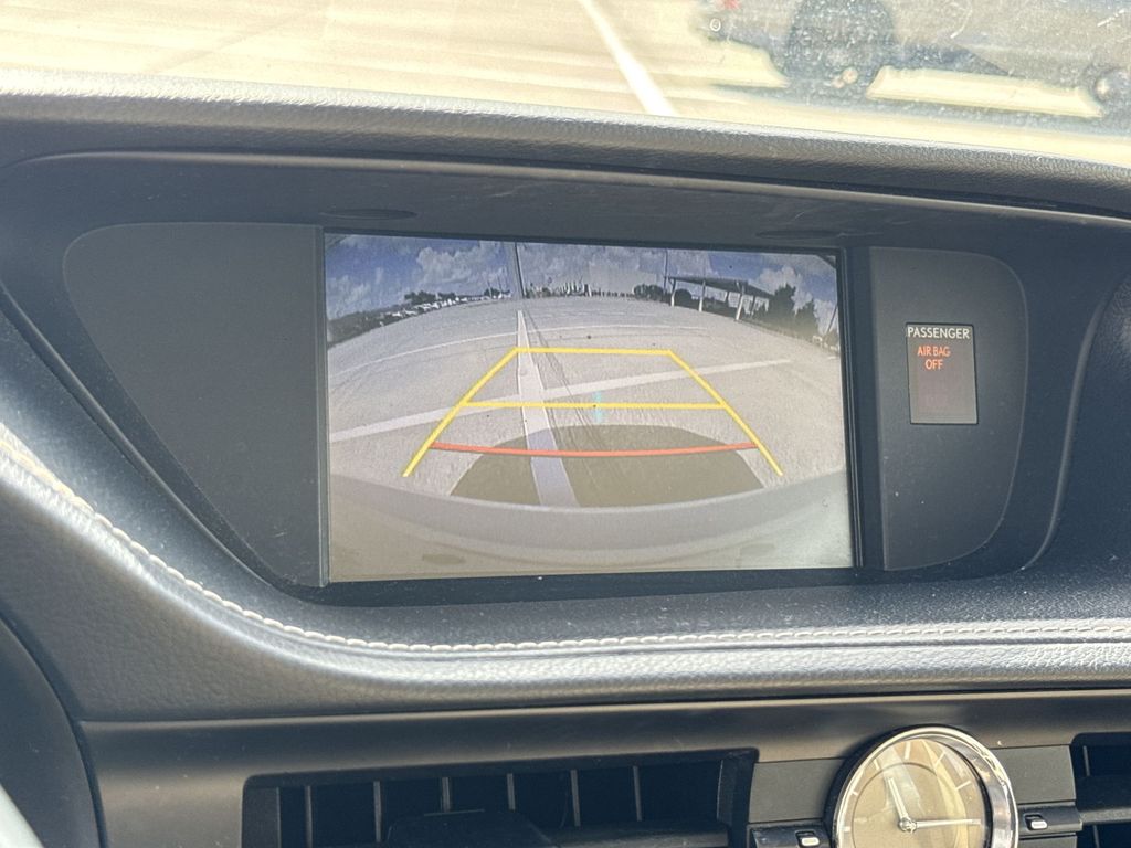 Thumbnail: 2015 Lexus ES - 24