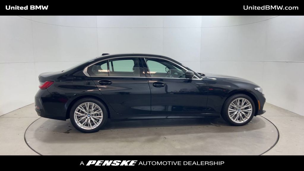 2024 BMW 3 Series 330i 9