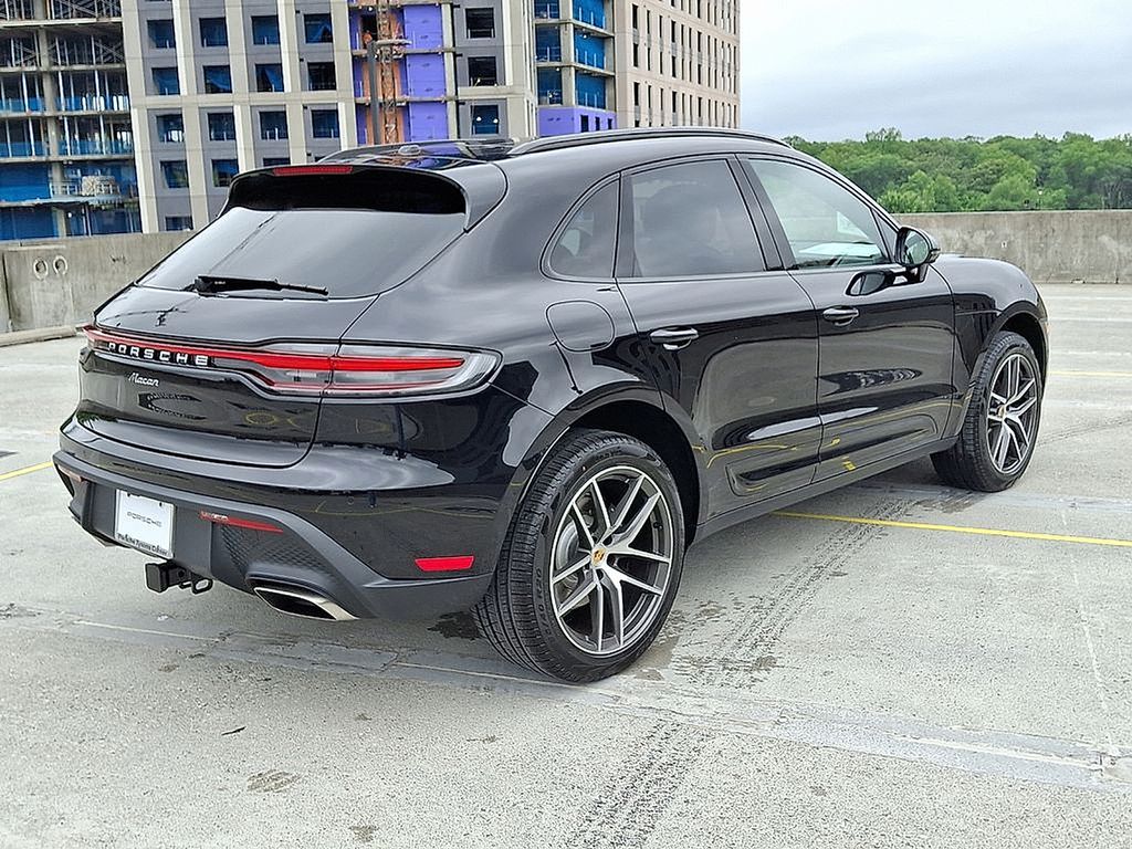 Thumbnail: 2025 Porsche Macan - 8