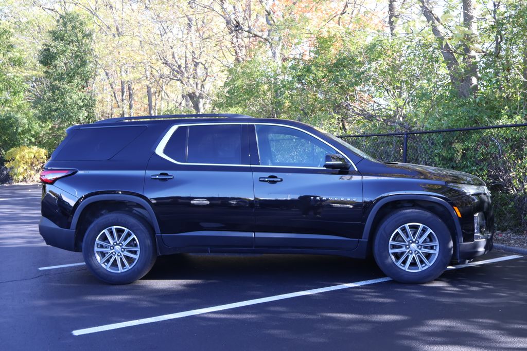 Thumbnail: 2023 Chevrolet Traverse - 11