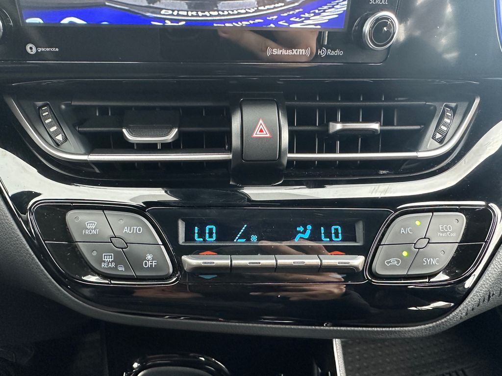 2022 Toyota C-HR XLE