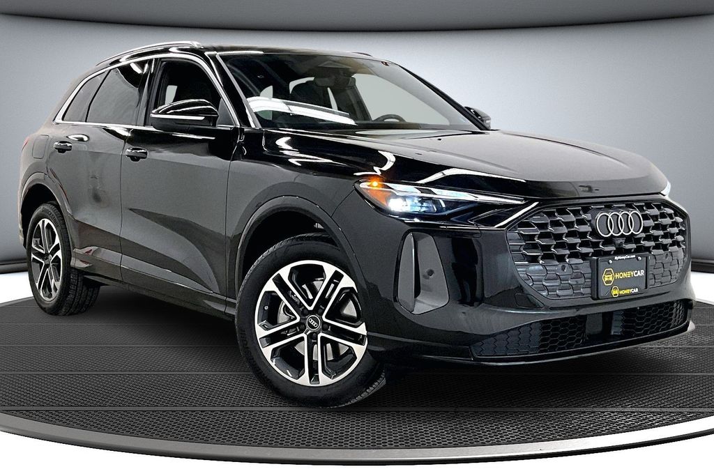 2025 Audi Q5 quattro Premium 40 TFSI