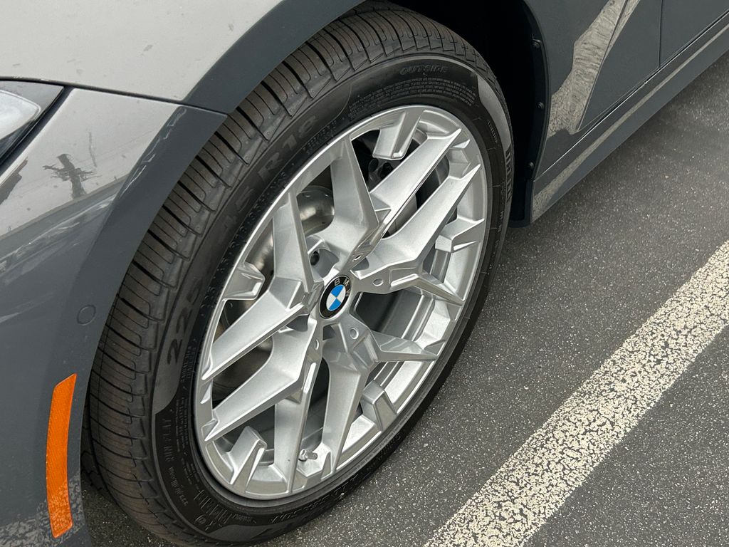 Thumbnail: 2026 BMW 3 Series - 3