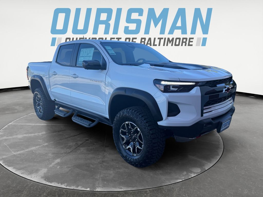 Summit White 2026 Chevrolet Colorado Pickup Truck Four-Wheel Drive 8-Speed Automatic