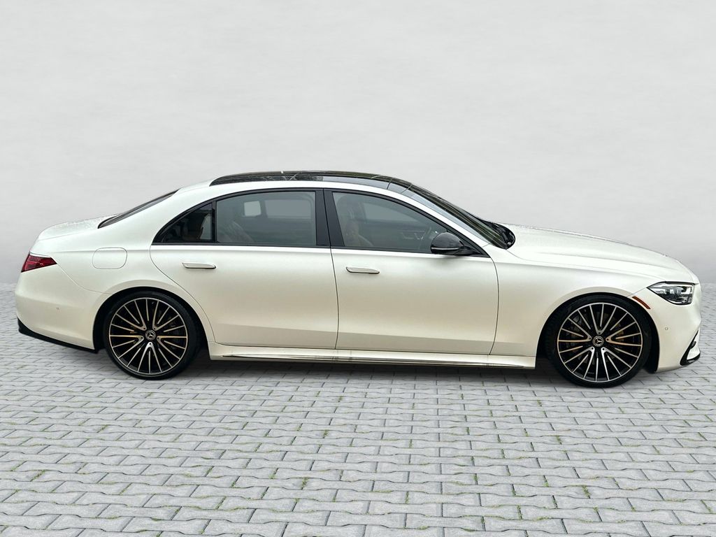 Thumbnail: 2023 Mercedes-Benz S-Class - 4