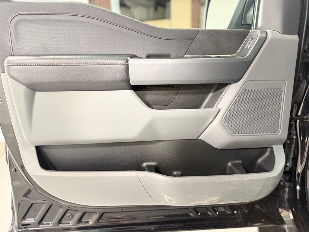 Used 2024 Black Ford XLT image 11