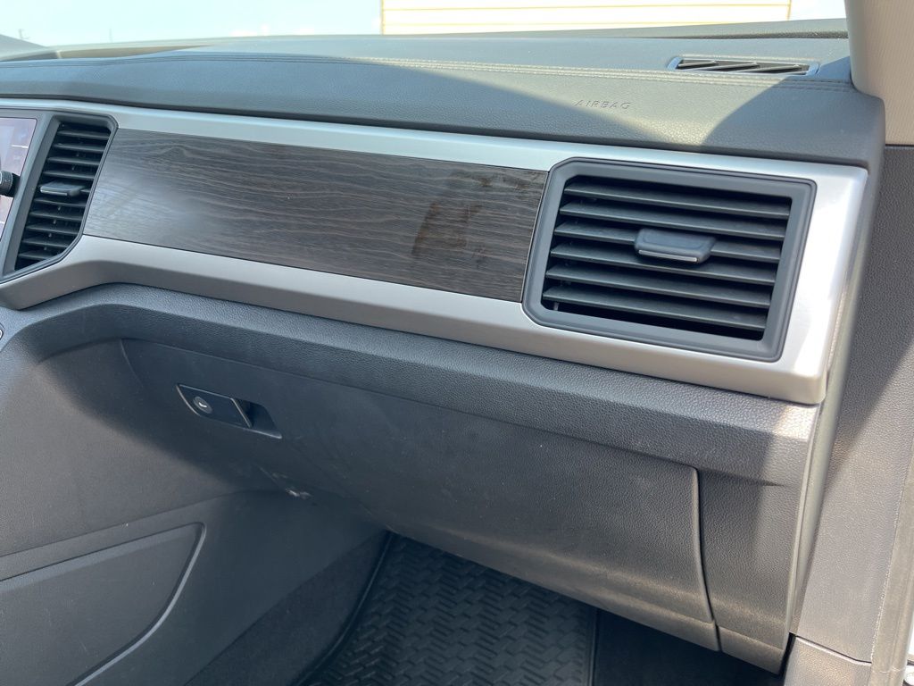 Thumbnail: 2021 Volkswagen Atlas - 31